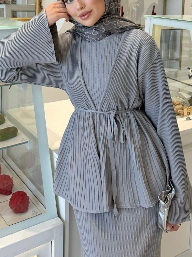 طقم فستان و جكيت مصوف رمادي