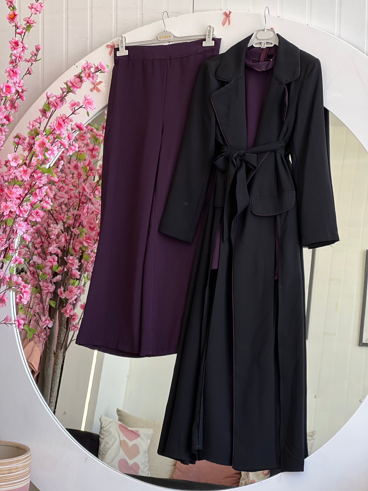 طقم ٣ قطع (جكيت و بلوز و بنطلون)