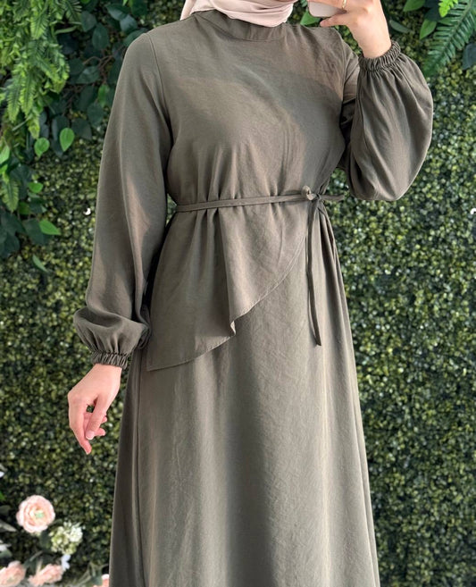 فستان مع حزام زيتي