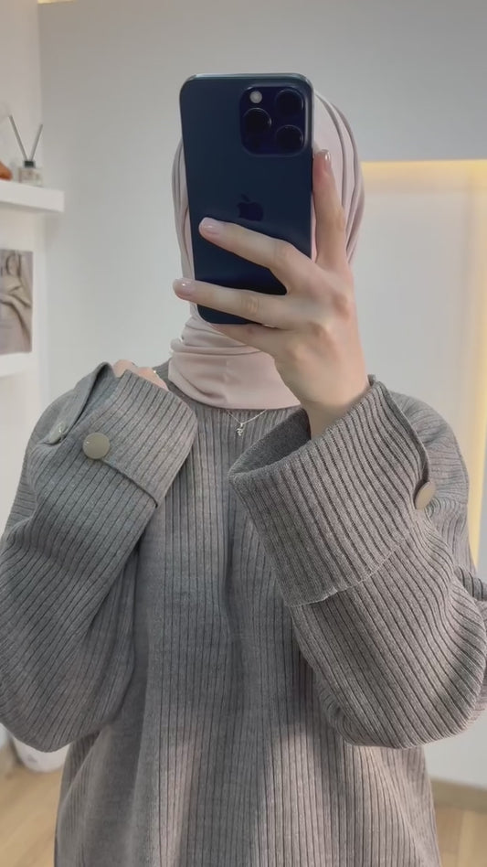 طقم تنورة و بلوز مصوف رمادي